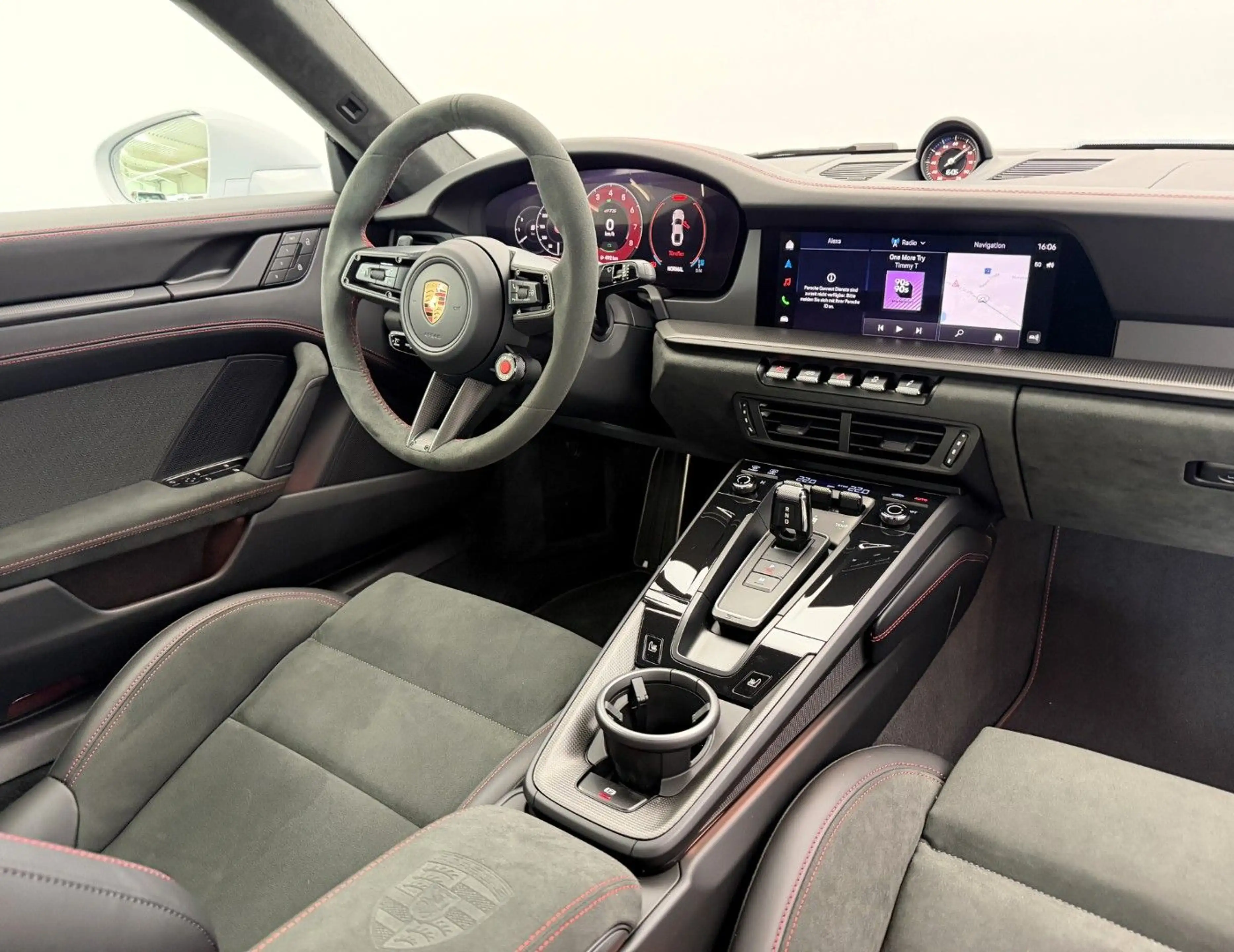Porsche 992 911 Carrera GTS Coupe °Liftsystem°Bose° — photo 3