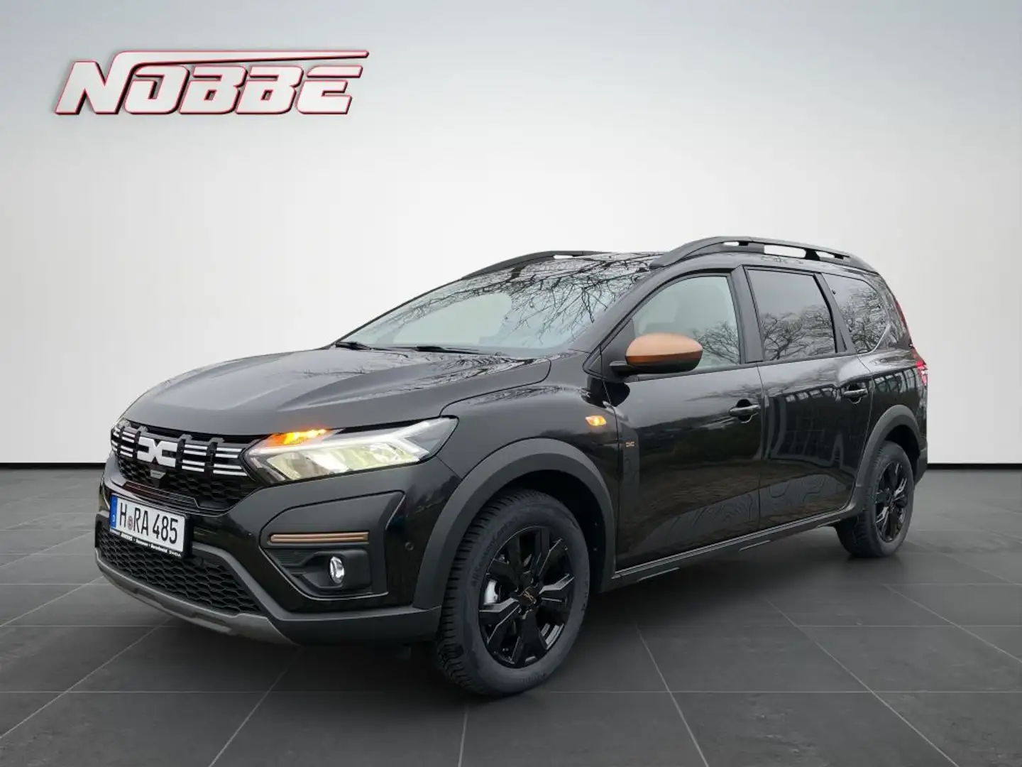 Dacia Jogger TCe 110 (7-Sitzer) Extreme+ Schwarz - 1