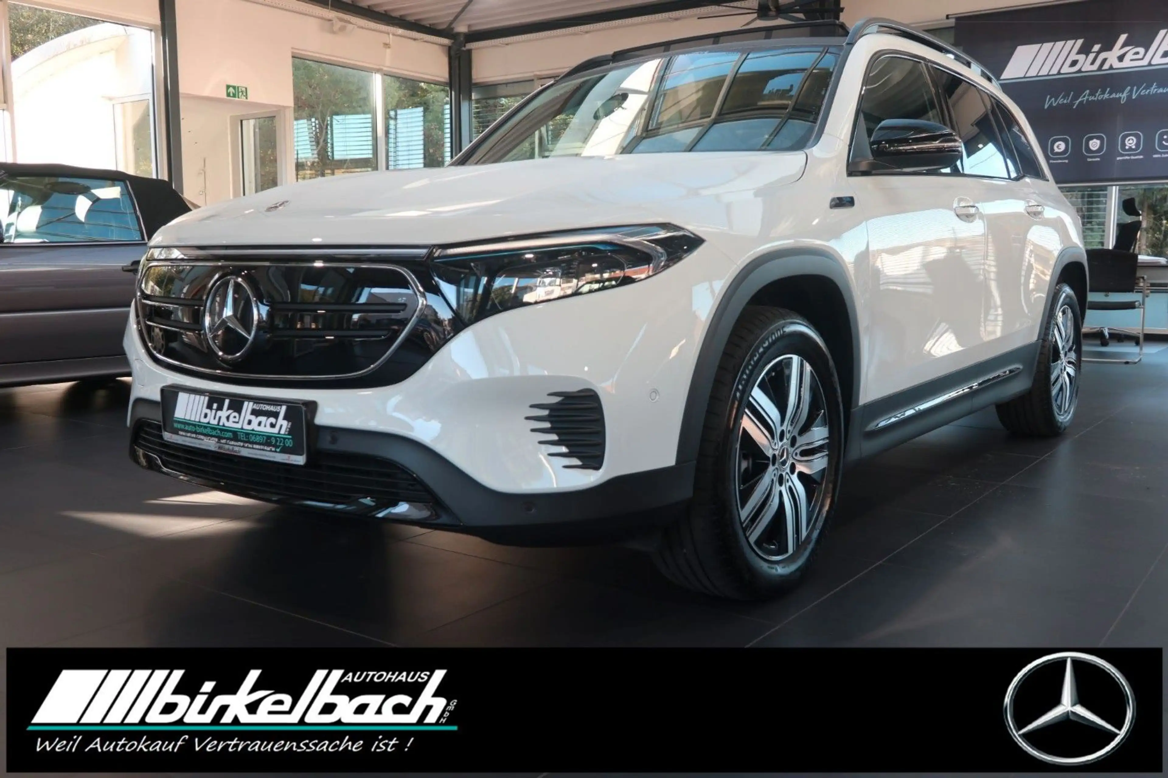 Mercedes-Benz EQB 250 Progressive Night Pano