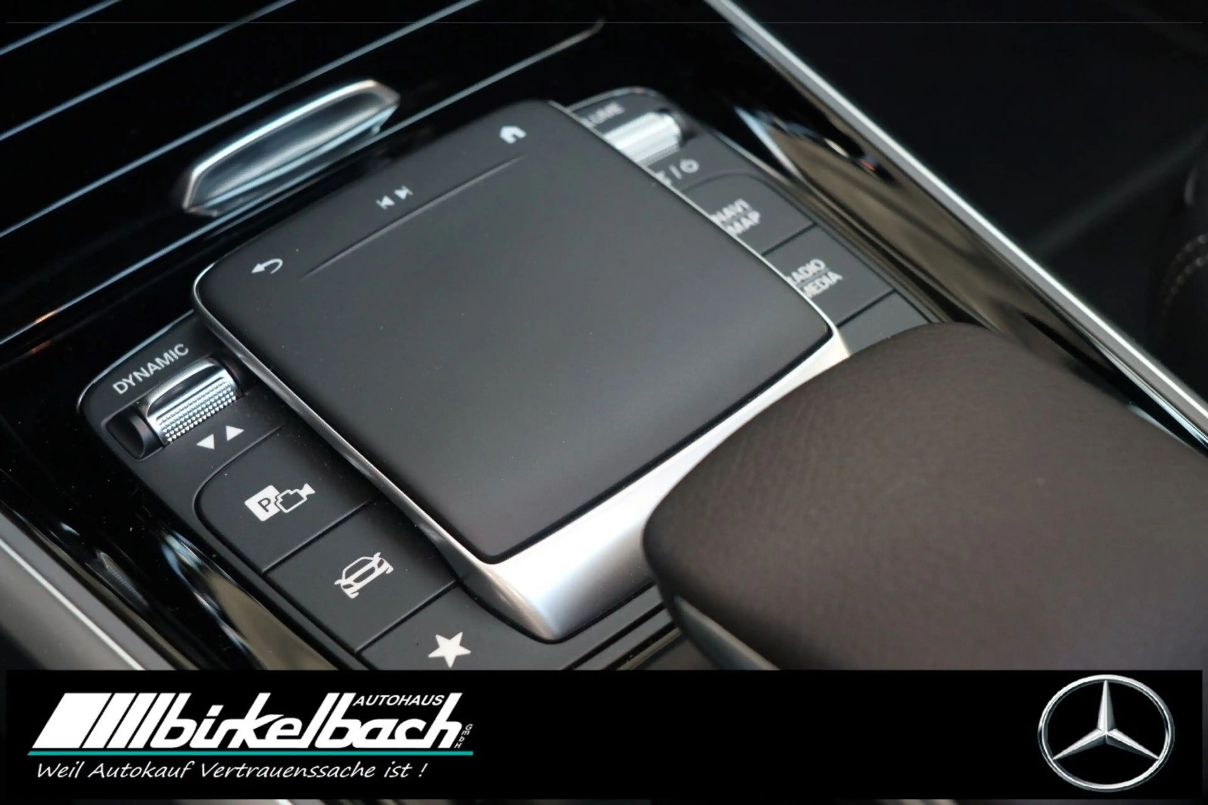 Mercedes-Benz EQB 250 Progressive Night Pano — photo 8