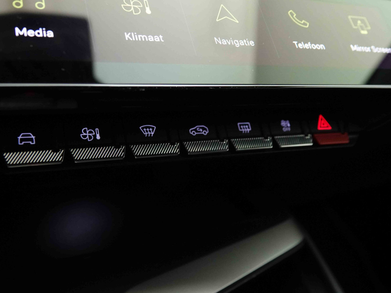 Peugeot 408 PHEV 225 | EV Range 60km | GT | LED Matrix | Leather/Alcantara | Keyless — photo 14
