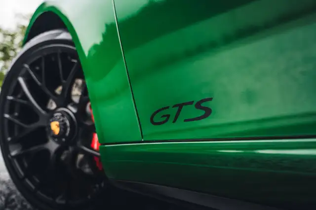 Porsche 911 view 12