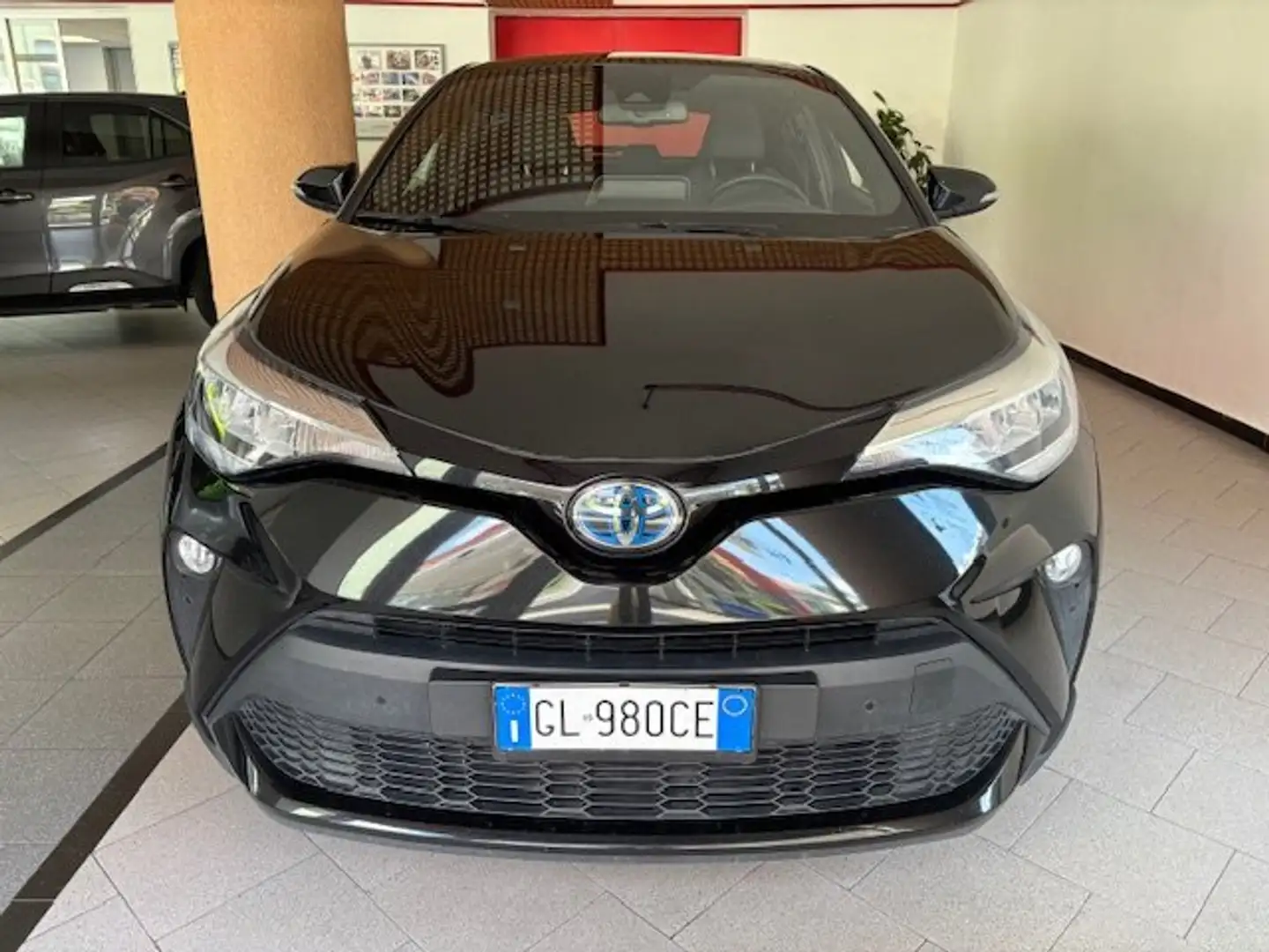 Toyota C-HR 1.8h Active e-cvt Nero - 2