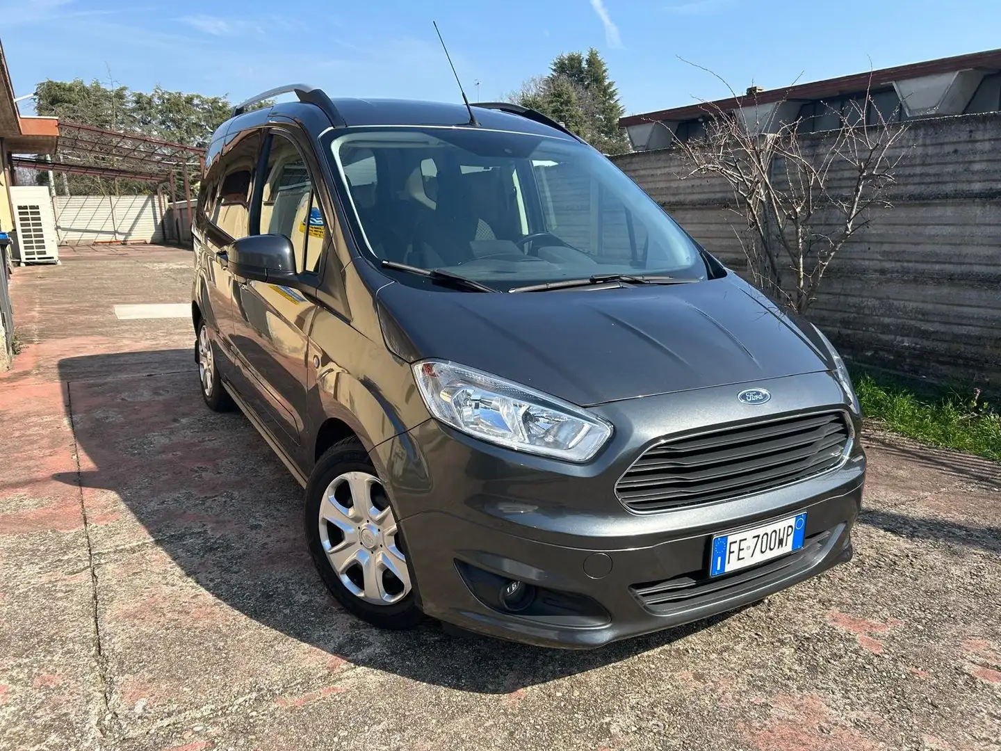 Ford Tourneo Courier 1.0 ecoboost Szary - 1