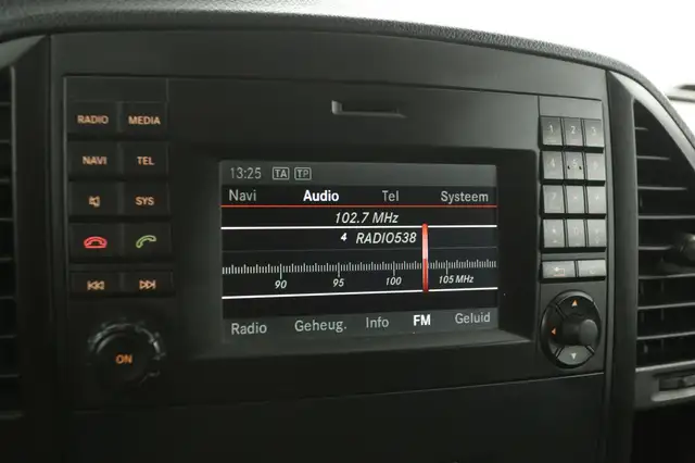 Mercedes-Benz Vito view 14