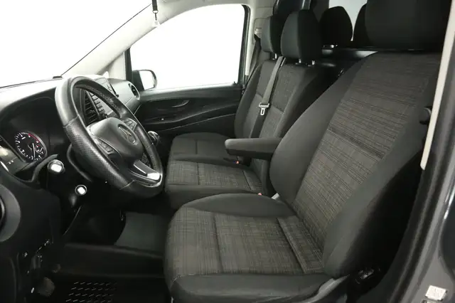 Mercedes-Benz Vito view 9