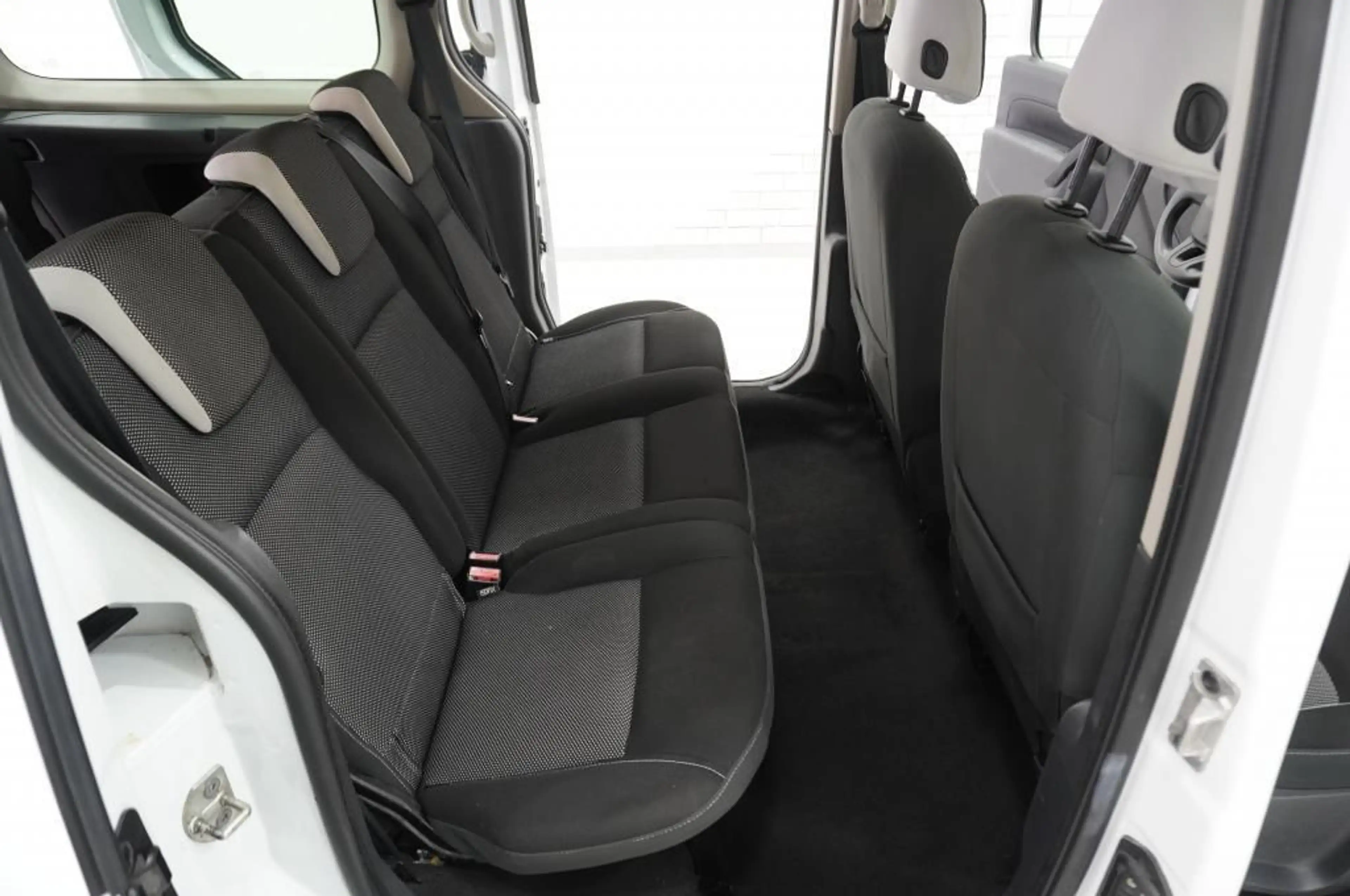 Renault Kangoo Grand 1.5 dCI 7-Sitzer PDC/Klima/Bluetoot — photo 7