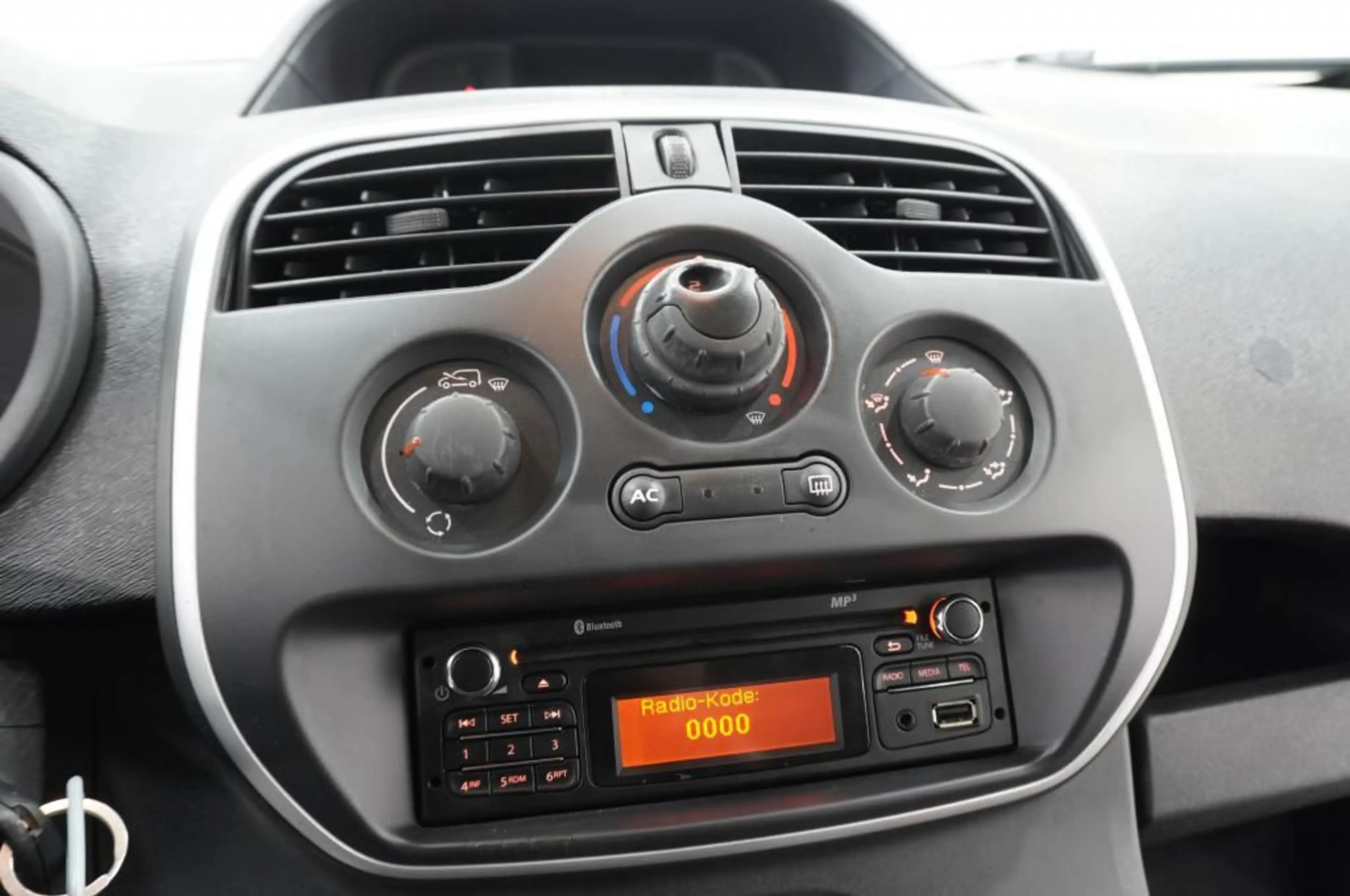 Renault Kangoo Grand 1.5 dCI 7-Sitzer PDC/Klima/Bluetoot — photo 13