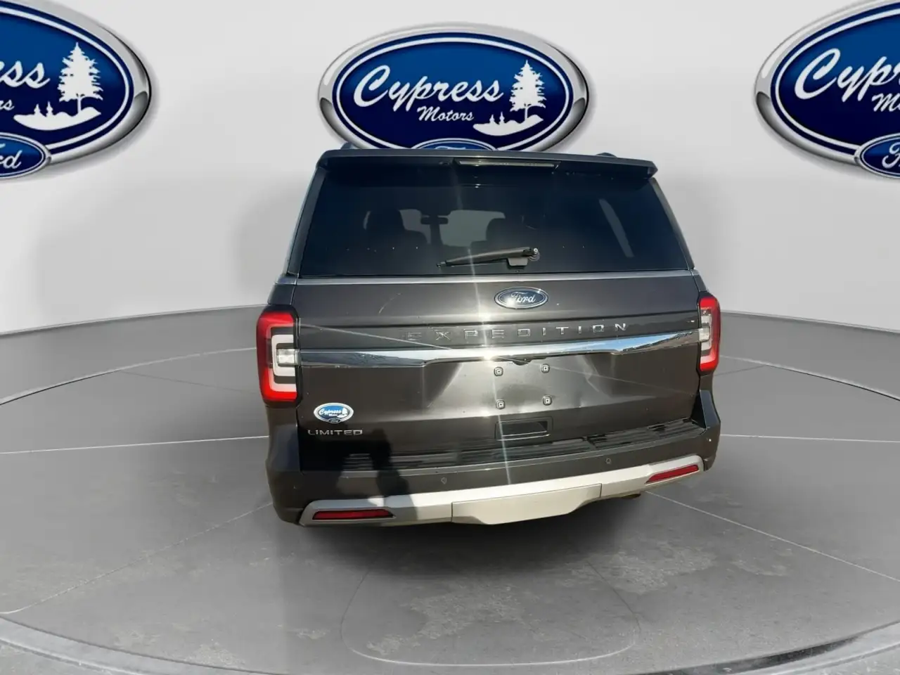 Ford Expedition снимка Ford Expedition