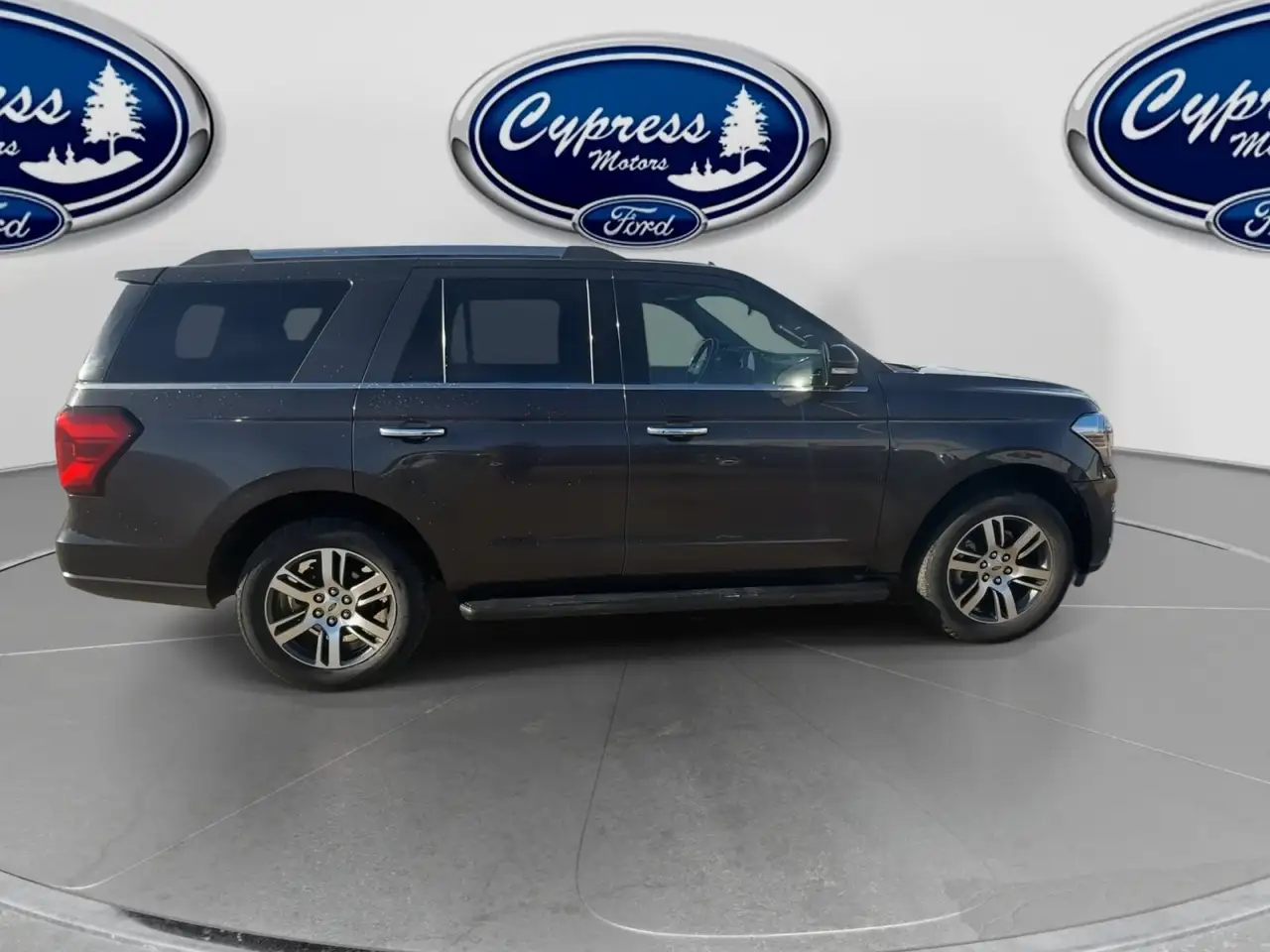 Ford Expedition снимка Ford Expedition