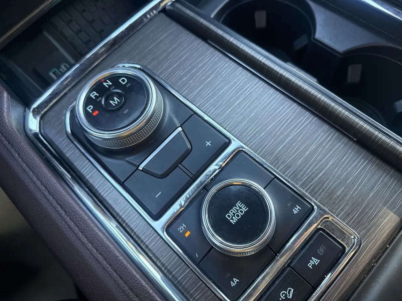 Ford Expedition снимка Ford Expedition