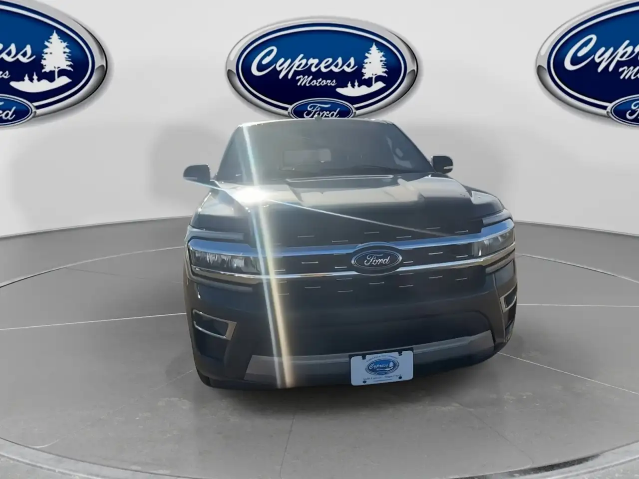 Ford Expedition снимка Ford Expedition