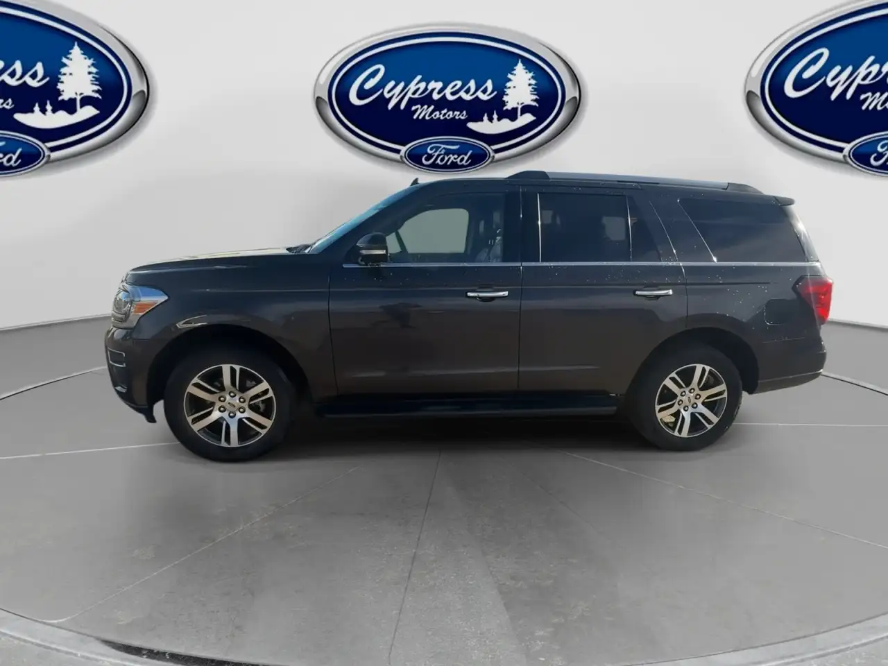 Ford Expedition снимка Ford Expedition