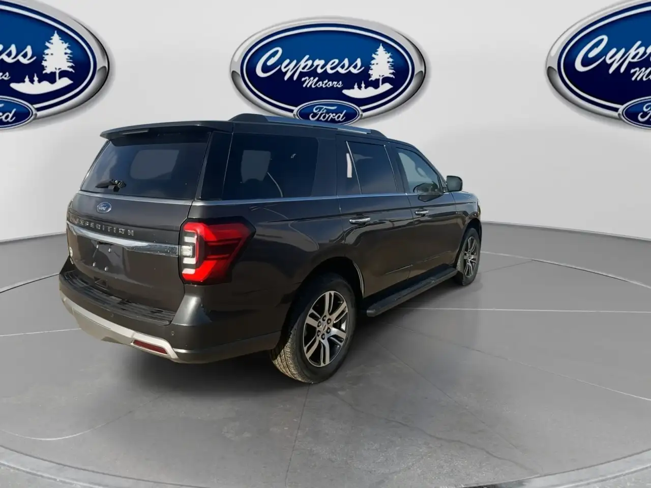 Ford Expedition снимка Ford Expedition