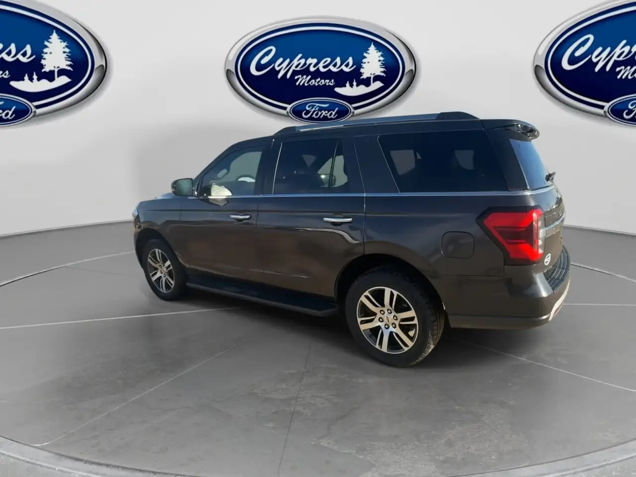 Ford Expedition снимка Ford Expedition