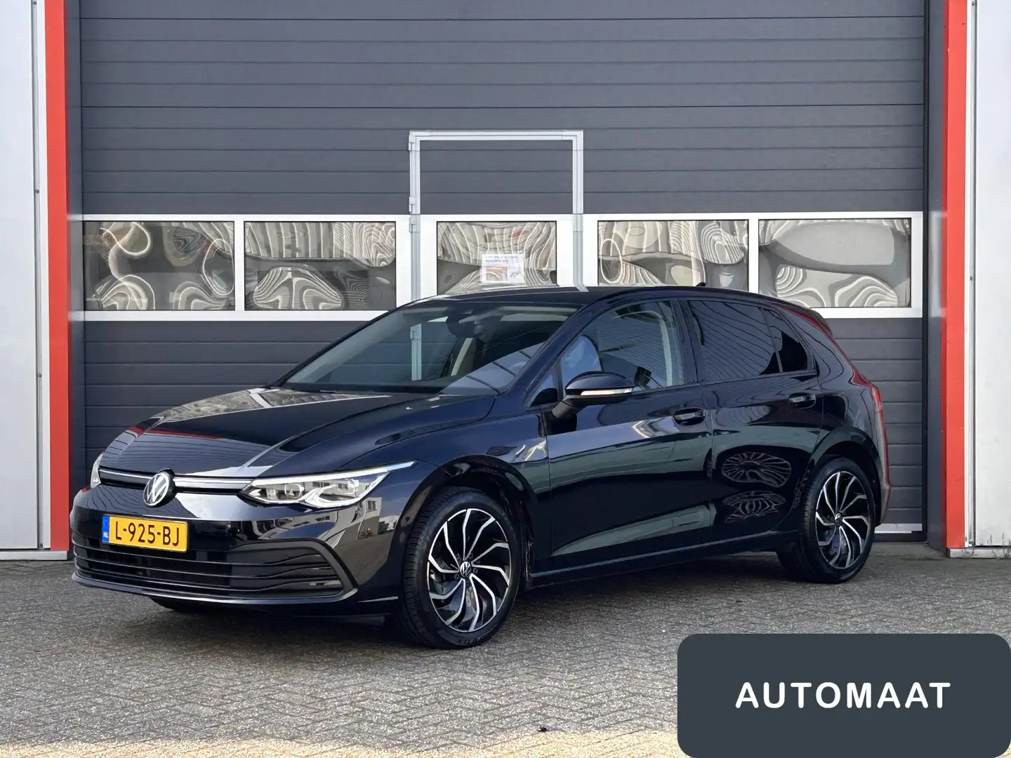 Volkswagen Golf 1.0 eTSI Life Business | LED | Stoel verwarming | Noir - 2