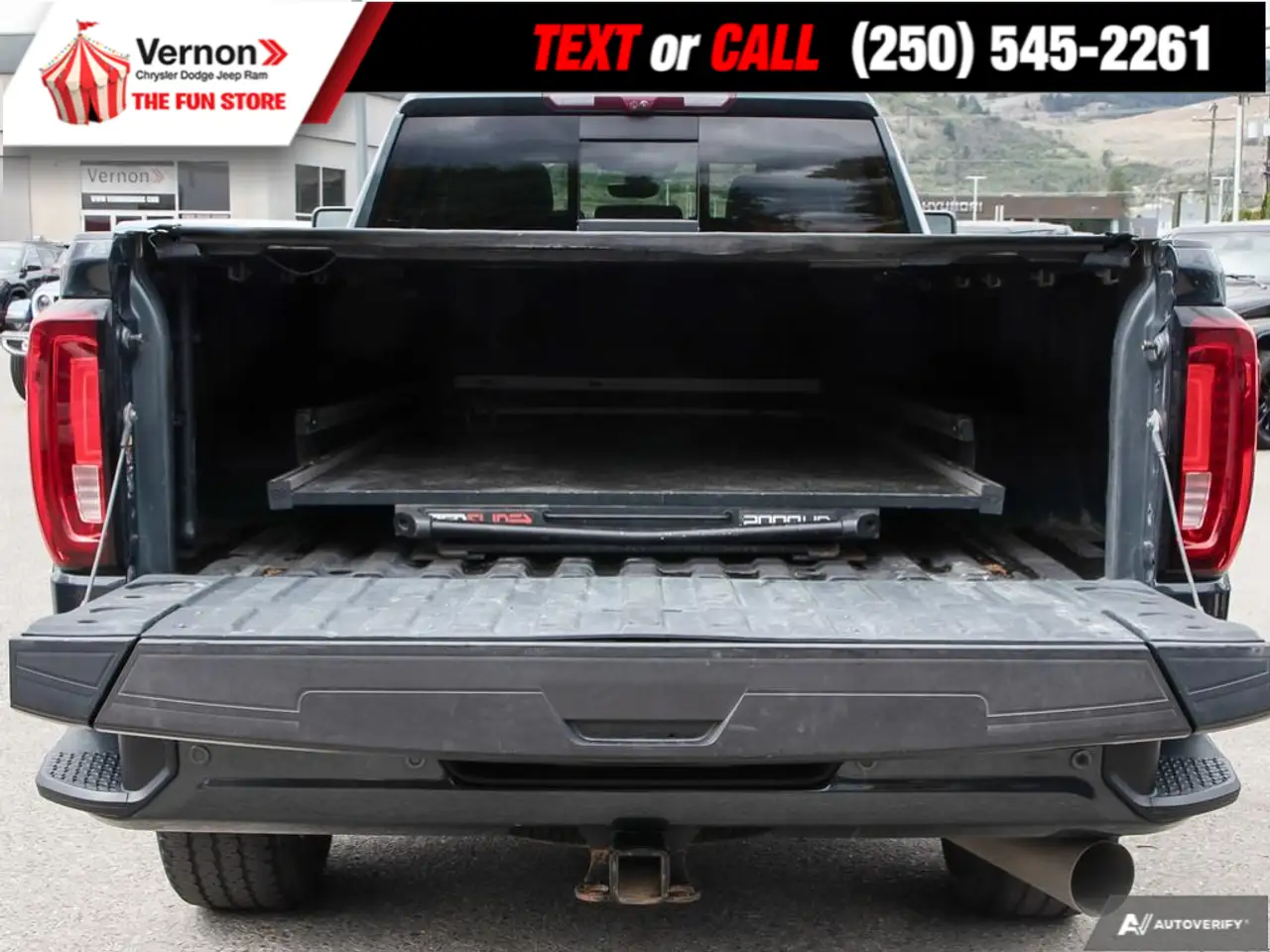 GMC Sierra 3500HD снимка GMC Sierra 3500HD