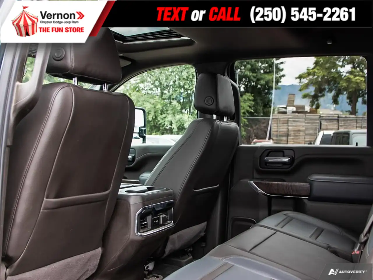 GMC Sierra 3500HD снимка GMC Sierra 3500HD