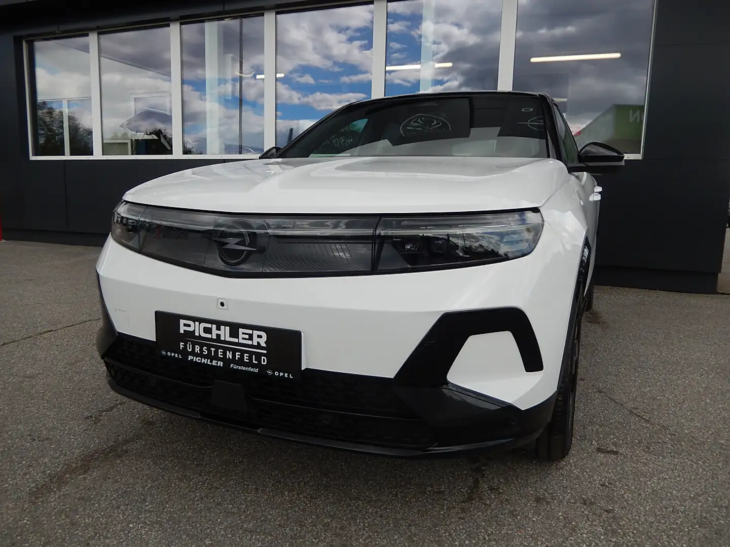 Opel Grandland Electric 73kWh AWD Ultimate Weiß - 1