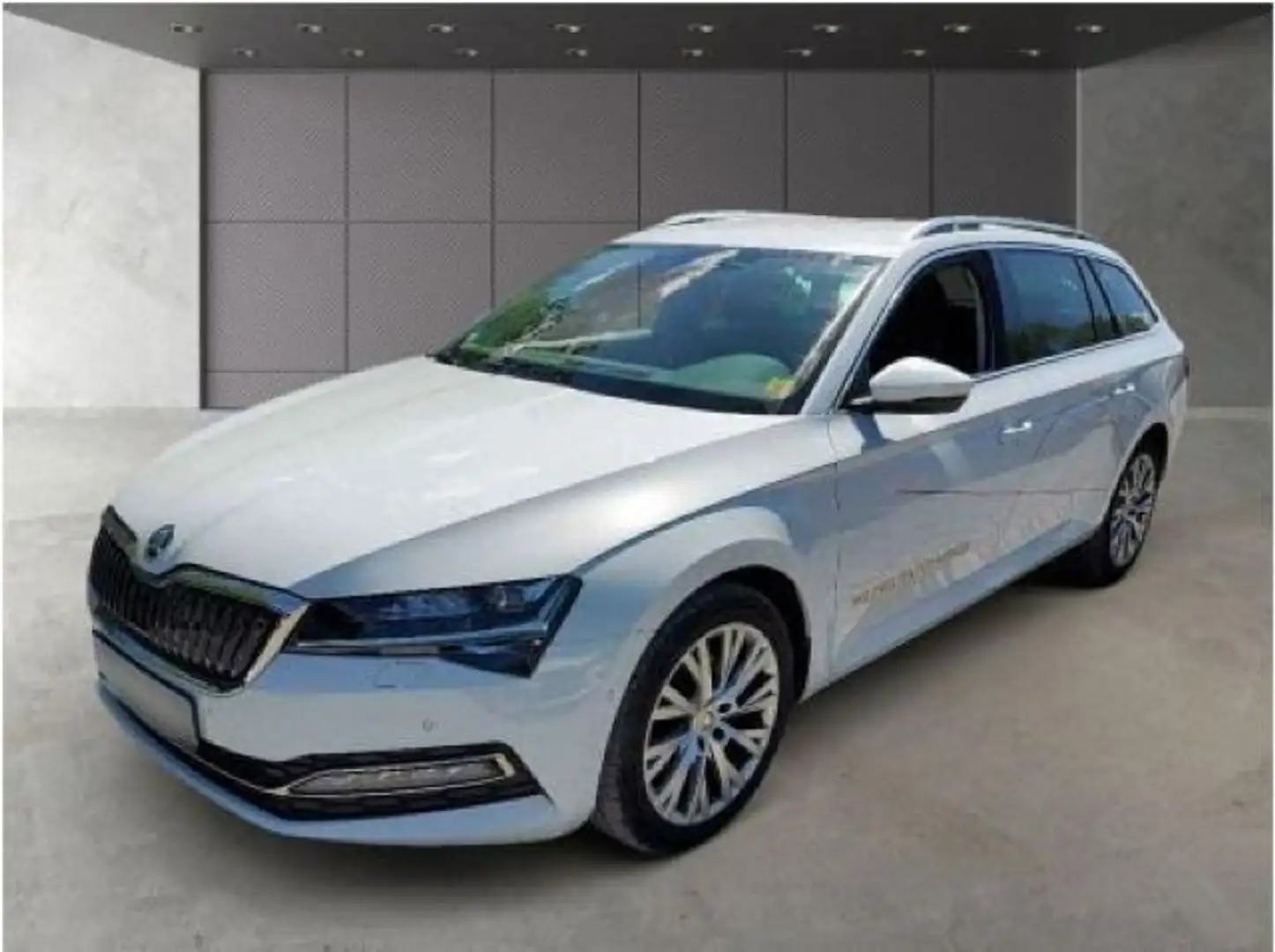 Skoda Superb Combi 2.0 TDI Style NAVI*AHK*ACC*LED* Weiß - 2