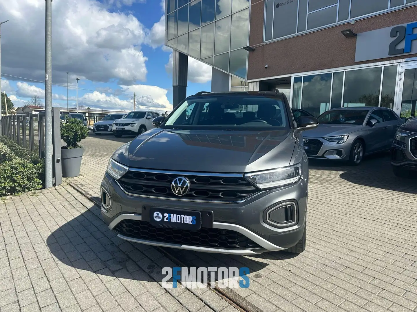 Volkswagen T-Roc 1.0 tsi Style 110cv Grigio - 2