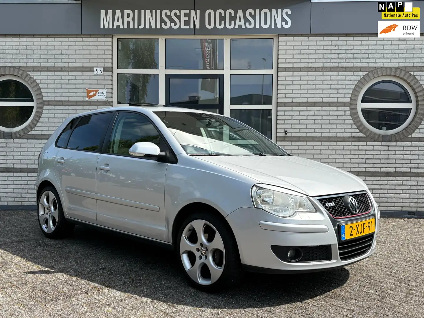 Volkswagen Polo 1.4-16V Sportline |PANO,STOEL VW,ELEK PKT| Grijs - 1