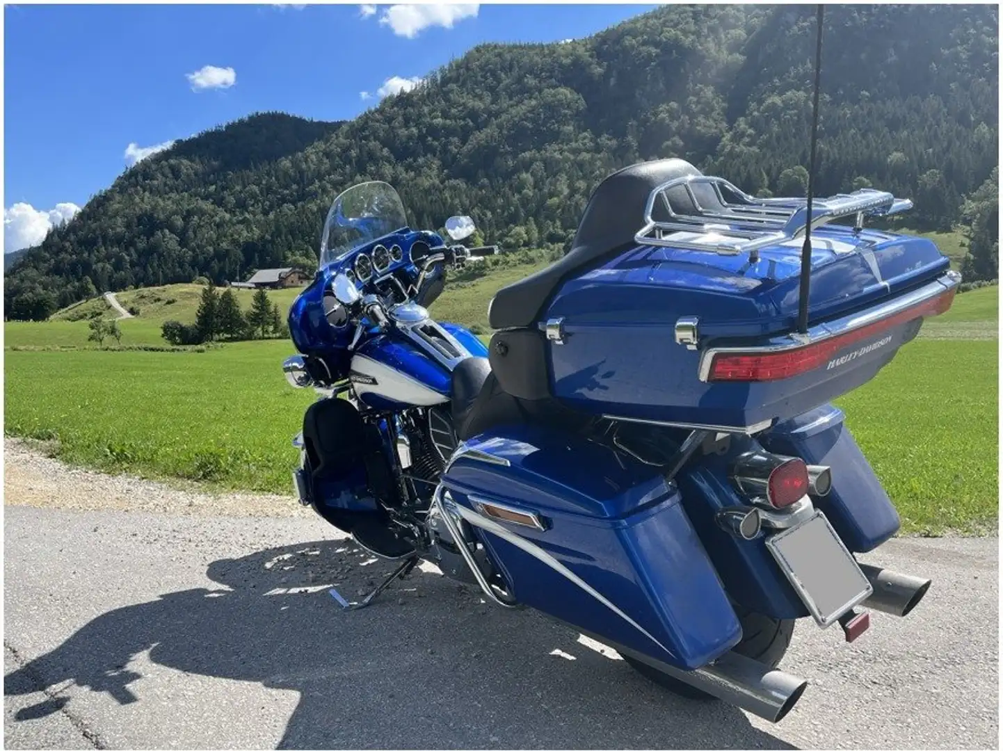 Harley-Davidson Electra Glide FLHTCU Ultra Classic Azul - 2