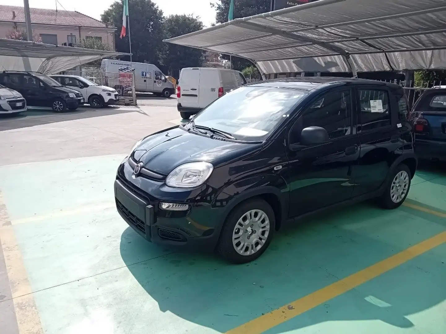Fiat Panda 1.0 FireFly S&S Hybrid Pandina Negro - 2