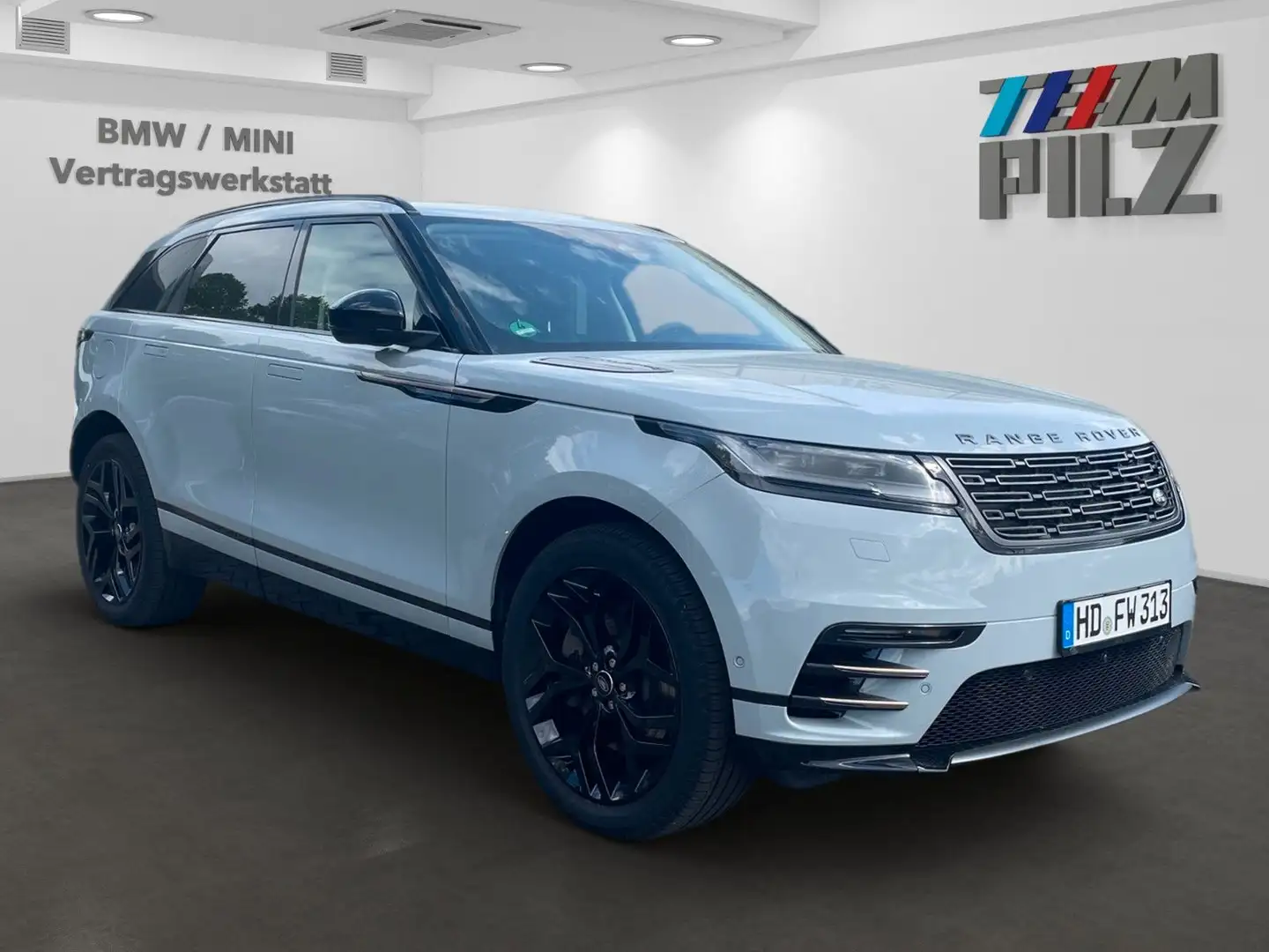 Land Rover Range Rover Velar 3.0 D300 DYNAMIC SE AWD AHK Grau - 2