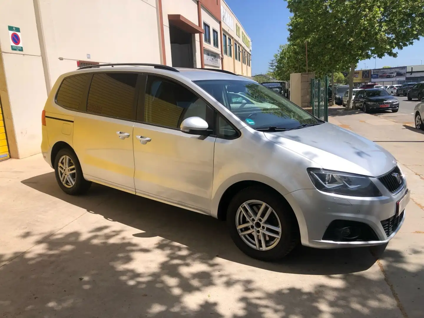 SEAT Alhambra 2.0TDI CR S&S Style DSG 140 Plateado - 2