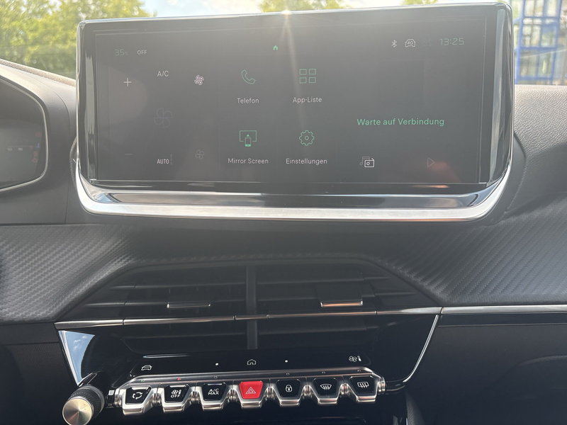 Peugeot 2008 Allure PureTech 100 — photo 11