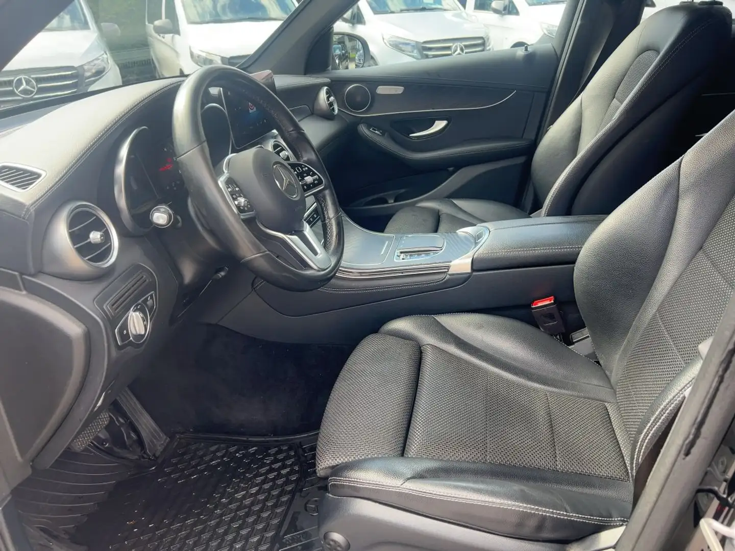 Mercedes-Benz GLC 200 d 4MATIC *RKam*Klima*Shz*eHeck*Navi* Schwarz - 2