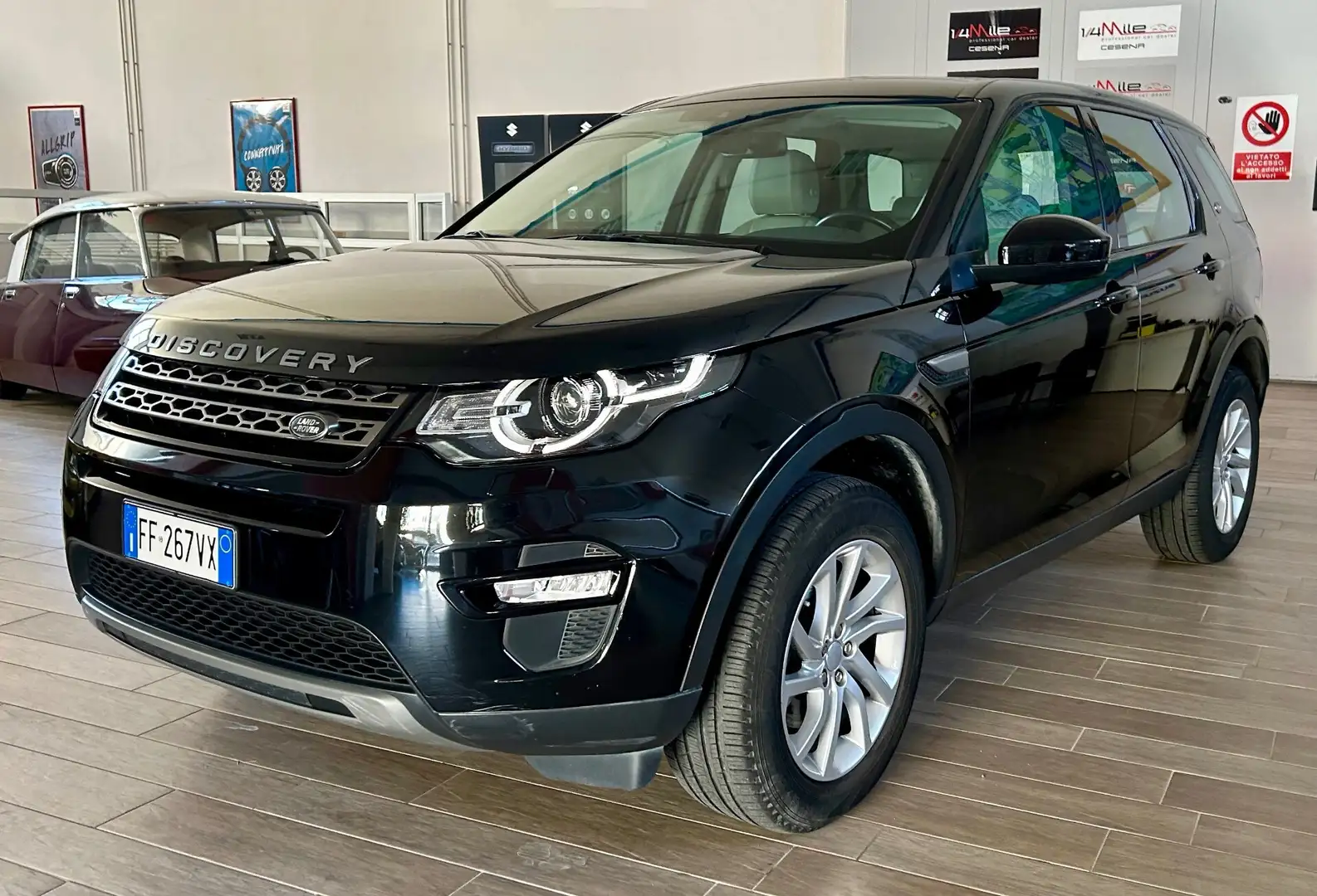 Land Rover Discovery Sport Discovery Sport 2.0 TD4 150 CV HSE Noir - 1
