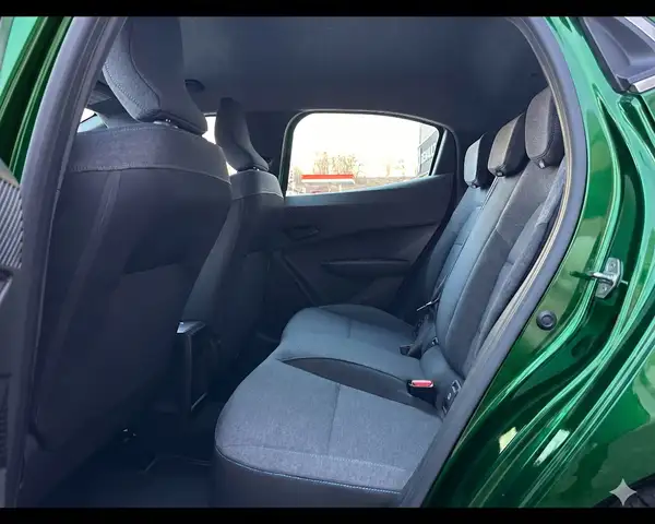 Renault Clio view 16