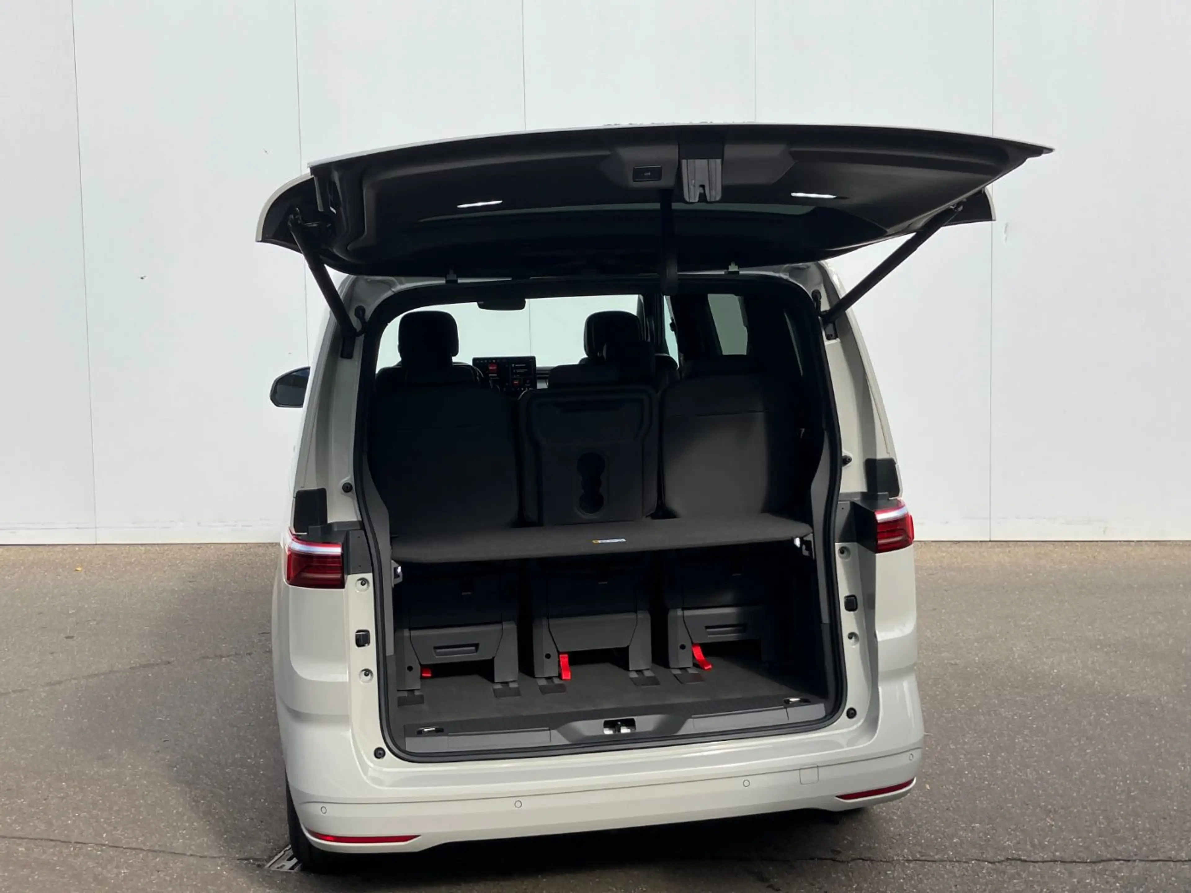Volkswagen T7 Multivan 2.0 TDI DSG LED Kamera PDC Tempo — photo 9