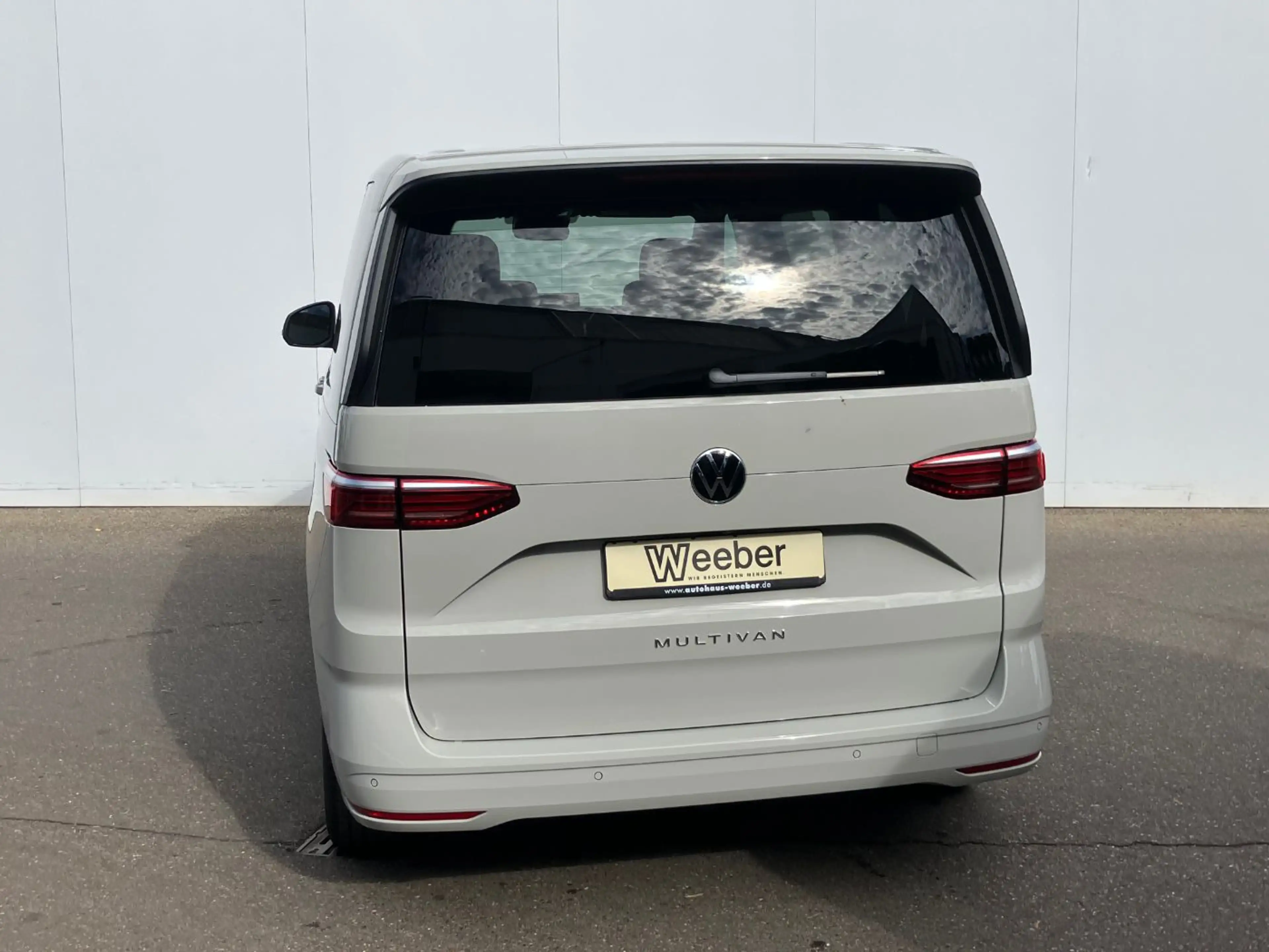Volkswagen T7 Multivan 2.0 TDI DSG LED Kamera PDC Tempo — photo 8