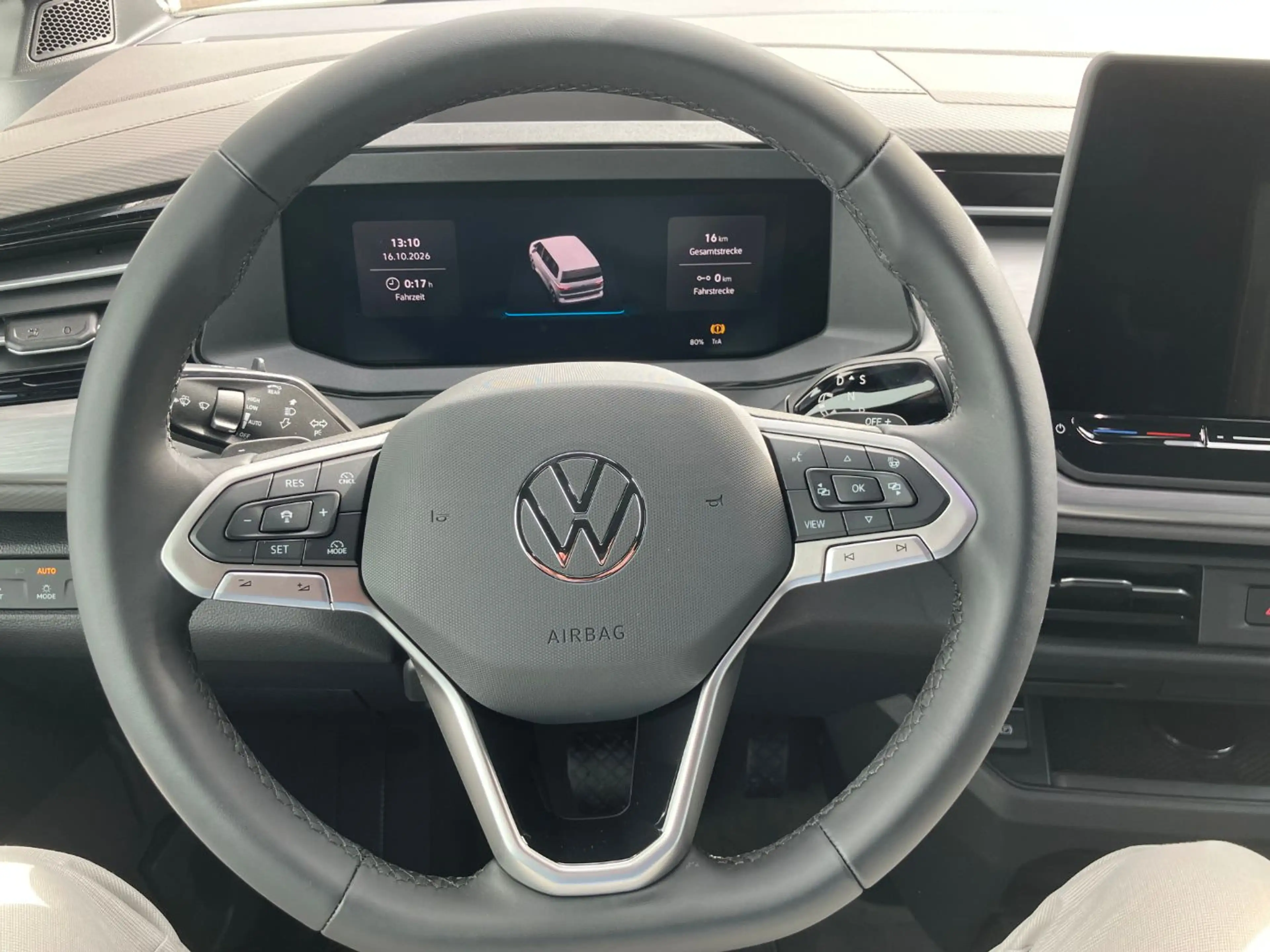 Volkswagen T7 Multivan 2.0 TDI DSG LED Kamera PDC Tempo — photo 13