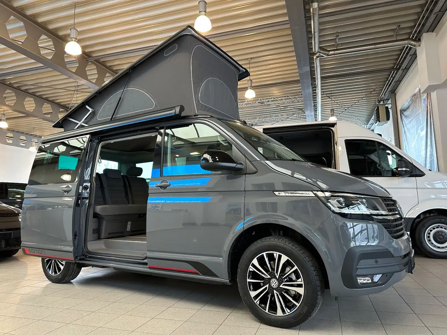 Volkswagen T6.1 California Beach Camper Last Edition LED Grau - 1