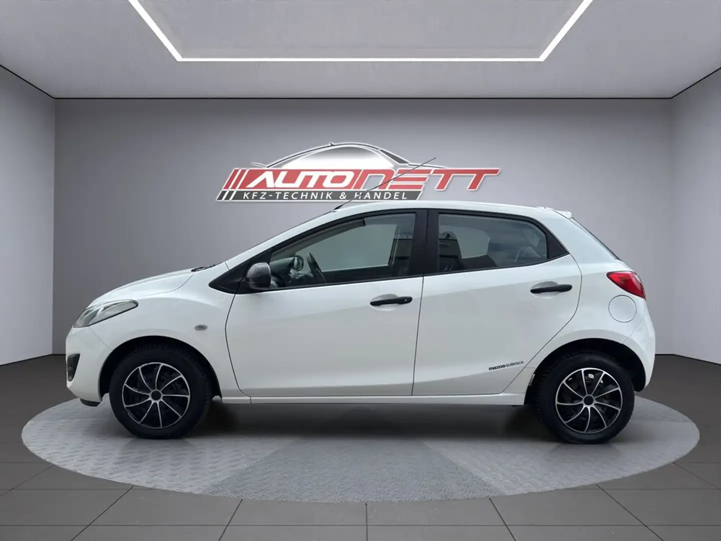 Mazda 2 1.3i CE Pro Weiß - 2