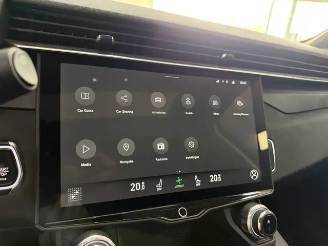Lynk & Co 01 view 23