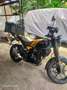 Royal Enfield Guerillia 450 Estilo Naked Amarillo - thumbnail 1