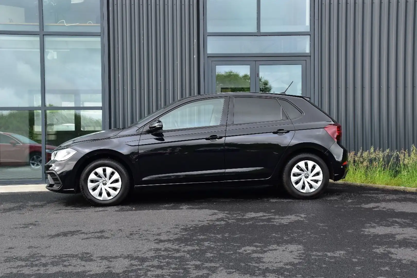 Volkswagen Polo VI (2) 1.0 TSI 95 S&S LIFE DSG7 Noir - 2