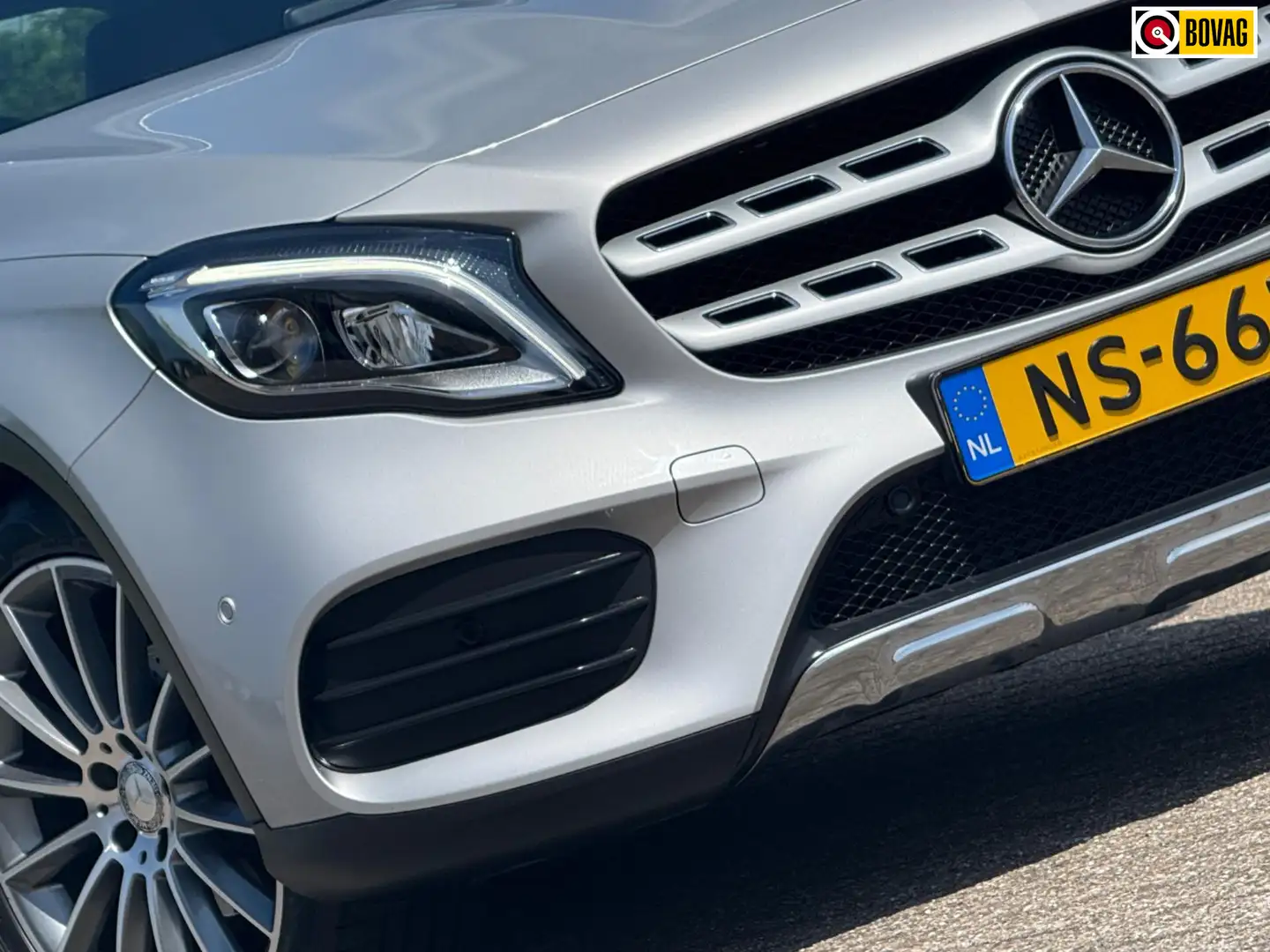 Mercedes-Benz GLA 180 Premium AMG WhiteArt - Iridium Silver - Nieuwstaat Grijs - 1