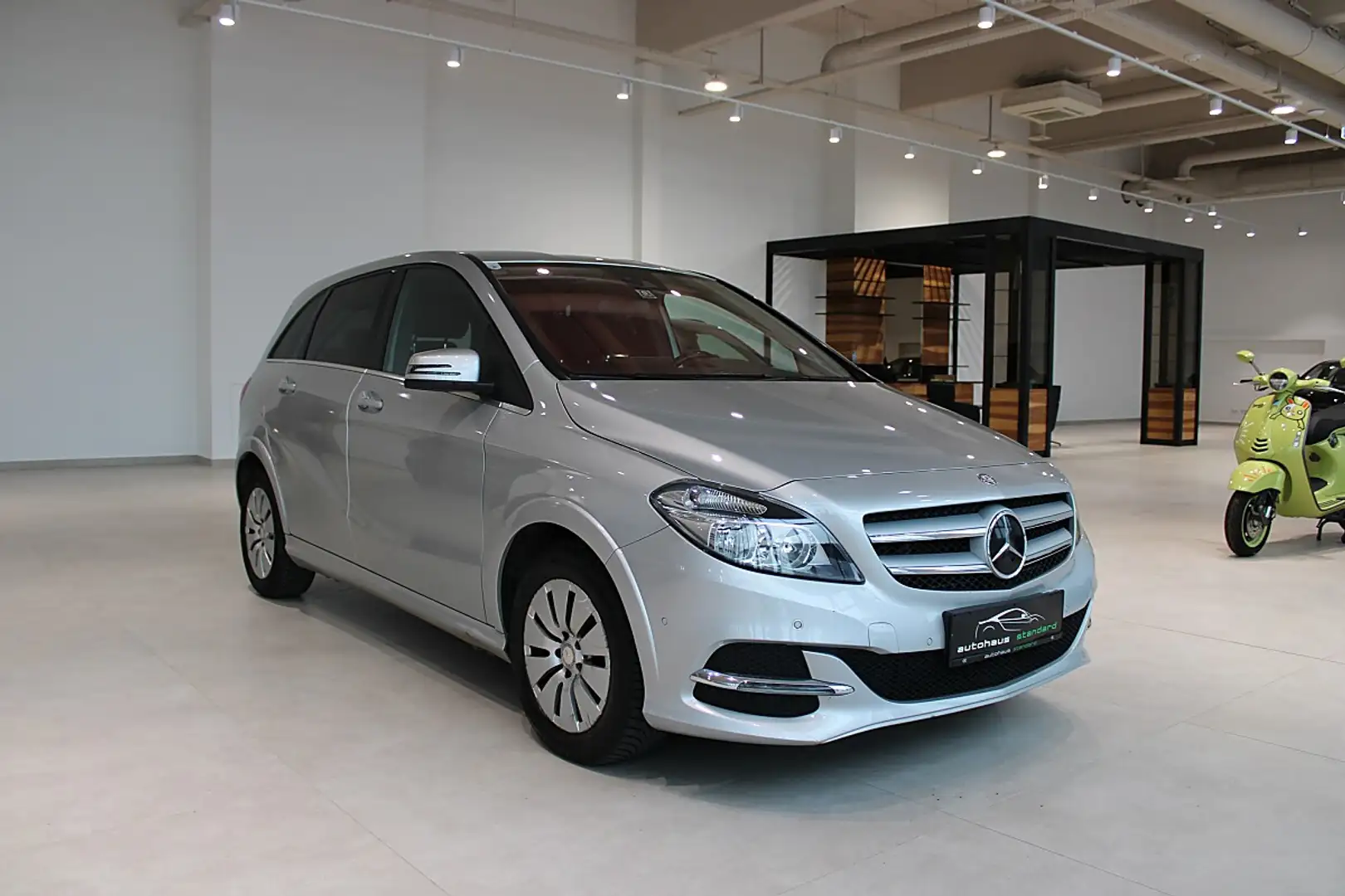 Mercedes-Benz B 250 e 28kWh Silber - 1