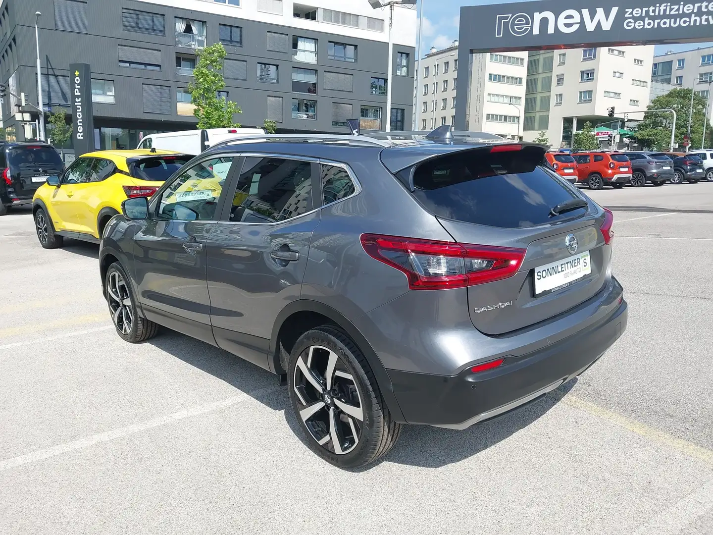 Nissan Qashqai QASHQAI Tekna 1,3 DIG-T Grau - 2