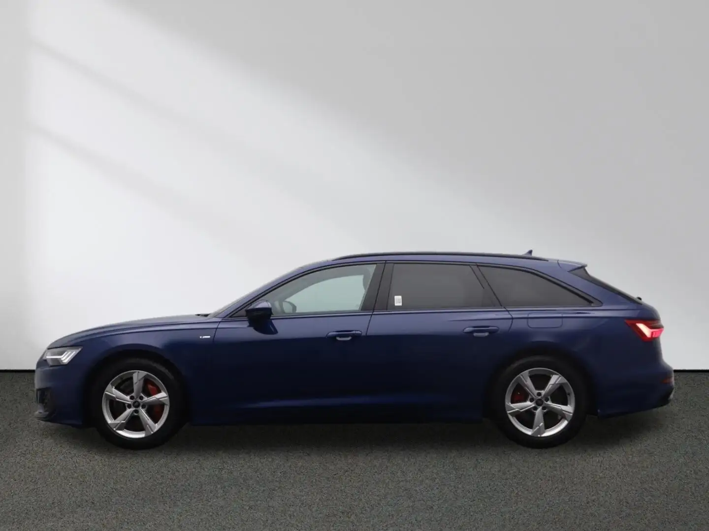 Audi A6 Avant 55 TFSI e Design quattro Matrix Standh. Blau - 2