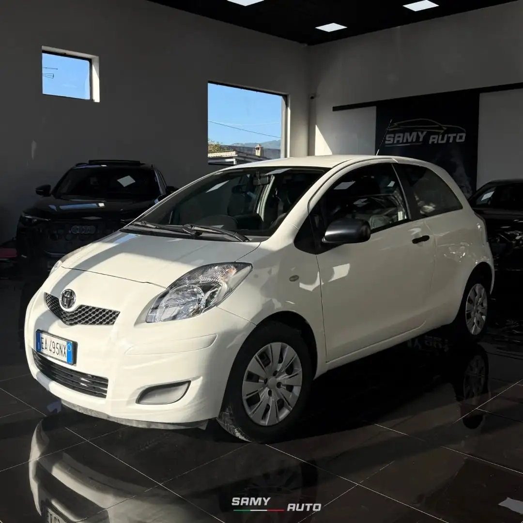 Toyota Yaris 3p 1.0 Bianco - 2