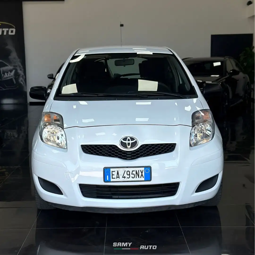 Toyota Yaris 3p 1.0 Bianco - 1