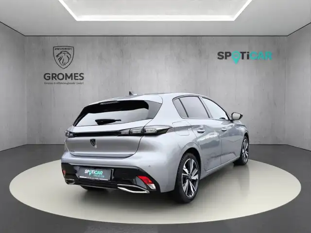 Peugeot 308 view 3