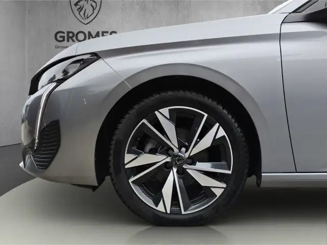 Peugeot 308 view 11